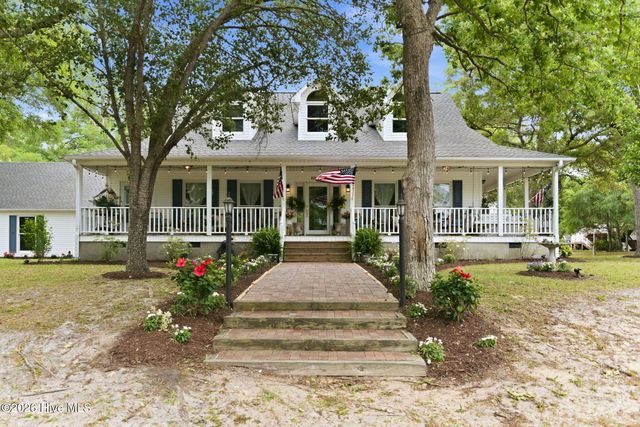 801 E Yacht Drive, Oak Island, NC 28465