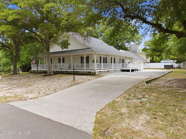 801 E Yacht Drive, Oak Island, NC 28465
