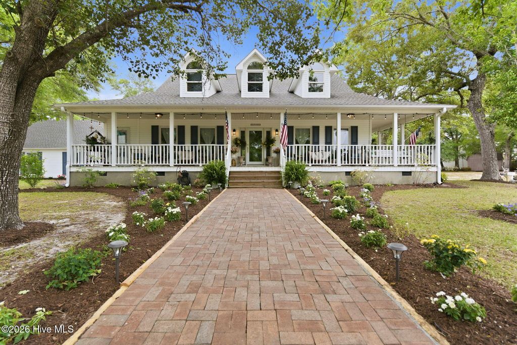801 E Yacht Drive, Oak Island, NC 28465