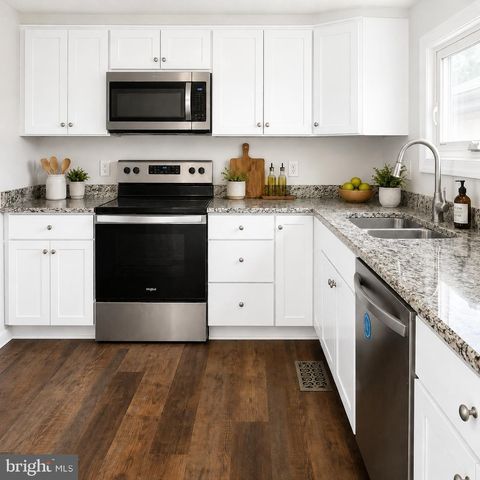 12 MACKAY LN, Newark, DE 19713