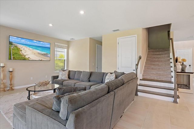 9085 LUNA LANE, Sarasota, FL 34241