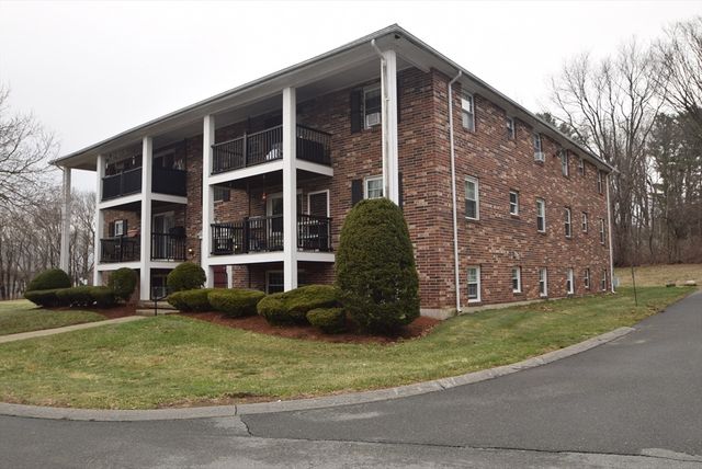 13 Walker Rd 12, North Andover, MA 01845