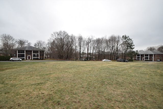 13 Walker Rd 12, North Andover, MA 01845