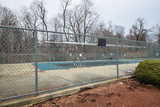 13 Walker Rd 12, North Andover, MA 01845