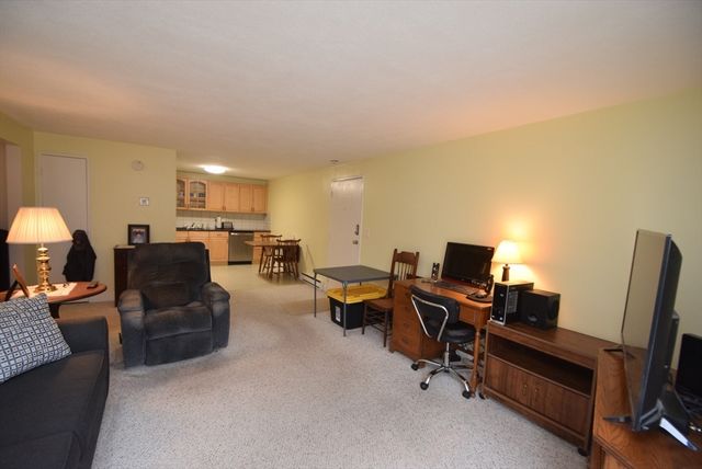 13 Walker Rd 12, North Andover, MA 01845