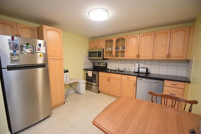 13 Walker Rd 12, North Andover, MA 01845