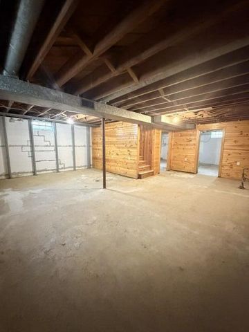 8261 W Daphne STREET, Milwaukee, WI 53223