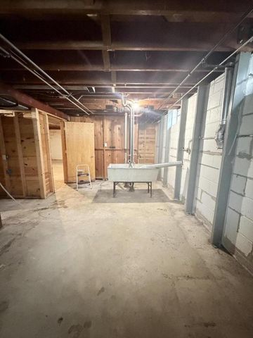 8261 W Daphne STREET, Milwaukee, WI 53223