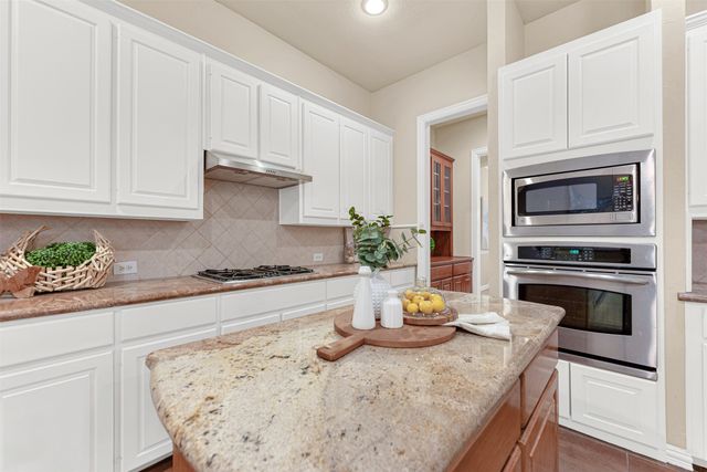 5824 WOODWIND Drive, Plano, TX 75093