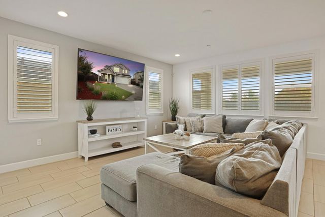 17234 Hidden Pond, Lathrop, CA 95330