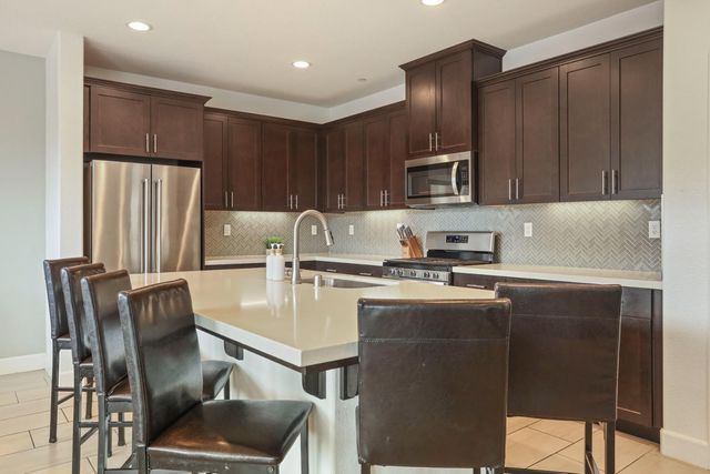 17234 Hidden Pond, Lathrop, CA 95330