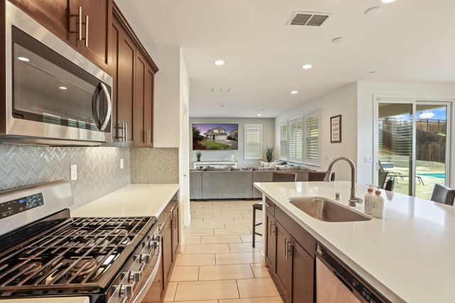 17234 Hidden Pond, Lathrop, CA 95330