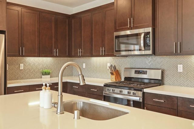 17234 Hidden Pond, Lathrop, CA 95330