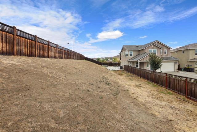 17234 Hidden Pond, Lathrop, CA 95330