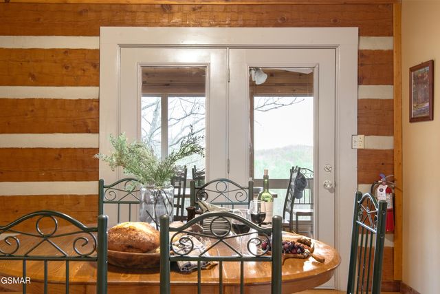 2616 Sunset Circle, Sevierville, TN 37876