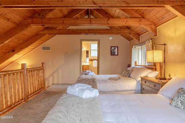 2616 Sunset Circle, Sevierville, TN 37876