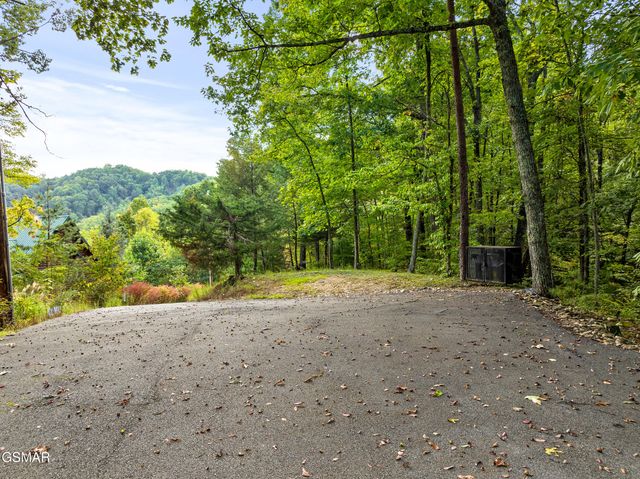 2616 Sunset Circle, Sevierville, TN 37876