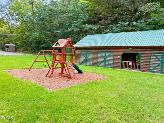 2616 Sunset Circle, Sevierville, TN 37876