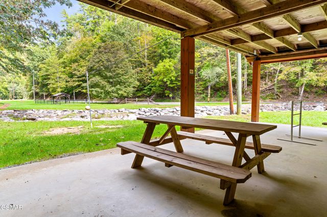 2616 Sunset Circle, Sevierville, TN 37876