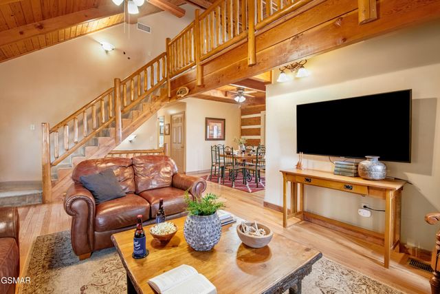 2616 Sunset Circle, Sevierville, TN 37876