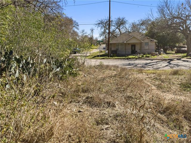 595 Dittlinger Street, New Braunfels, TX 78130