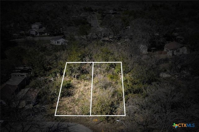595 Dittlinger Street, New Braunfels, TX 78130