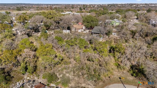 595 Dittlinger Street, New Braunfels, TX 78130