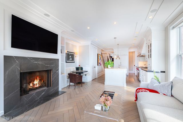 1942 N Sedgwick Street PH, Chicago, IL 60614