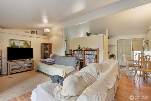 8102 Oakridge Drive SW, Lakewood, WA 98498