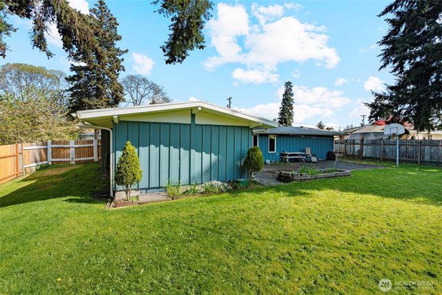 8102 Oakridge Drive SW, Lakewood, WA 98498