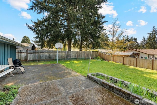 8102 Oakridge Drive SW, Lakewood, WA 98498
