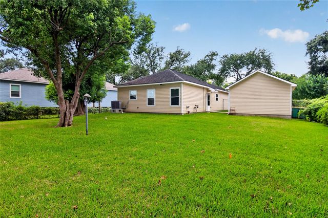233 Beatrice Street, La Marque, TX 77568
