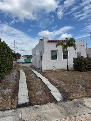 717 Selkirk Street, West Palm Beach, FL 33405