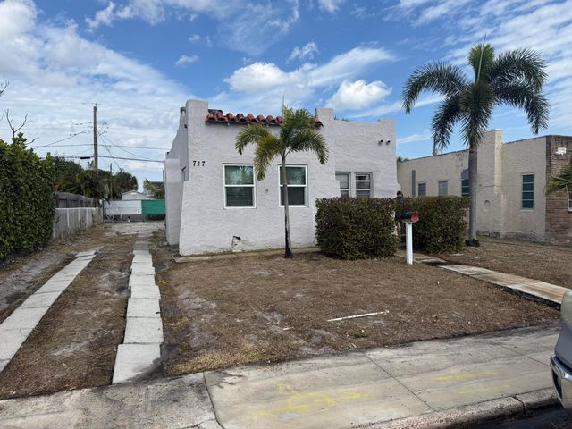717 Selkirk Street, West Palm Beach, FL 33405
