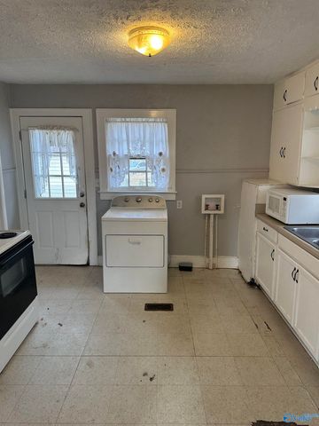 405 Burch Street, Hartselle, AL 35640