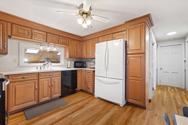 12 Middlesex Ave, Worcester, MA 01604