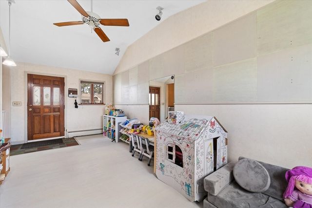 12 Middlesex Ave, Worcester, MA 01604