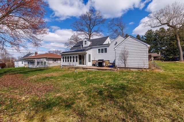 12 Middlesex Ave, Worcester, MA 01604