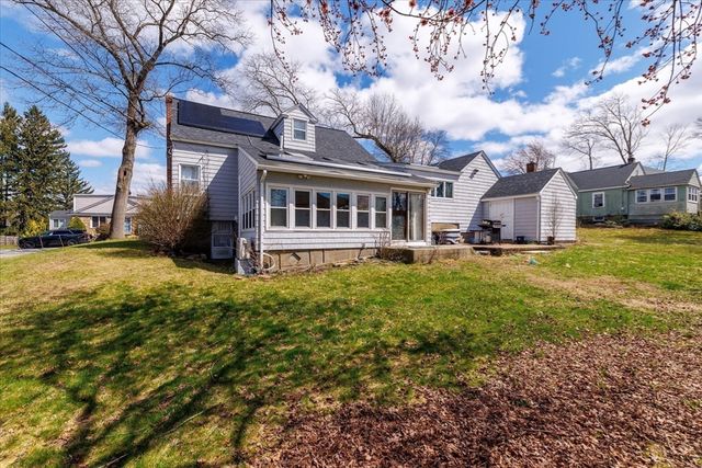 12 Middlesex Ave, Worcester, MA 01604