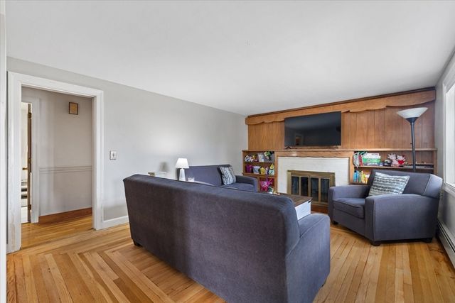 12 Middlesex Ave, Worcester, MA 01604