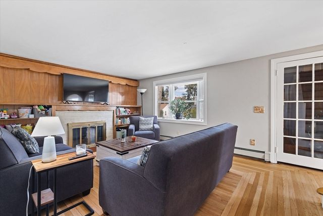 12 Middlesex Ave, Worcester, MA 01604