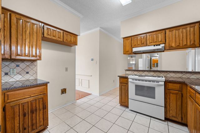 5956 River Bend Drive, Benbrook, TX 76132