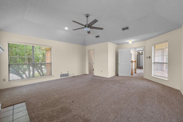 5956 River Bend Drive, Benbrook, TX 76132