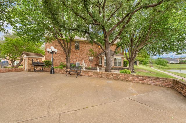 5956 River Bend Drive, Benbrook, TX 76132