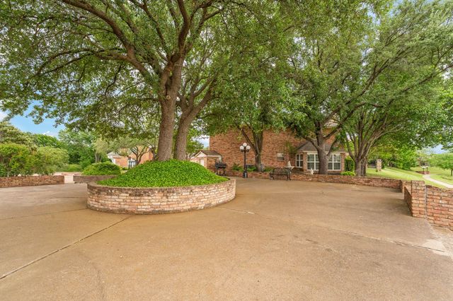5956 River Bend Drive, Benbrook, TX 76132