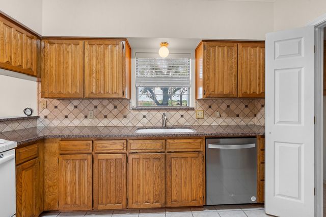 5956 River Bend Drive, Benbrook, TX 76132