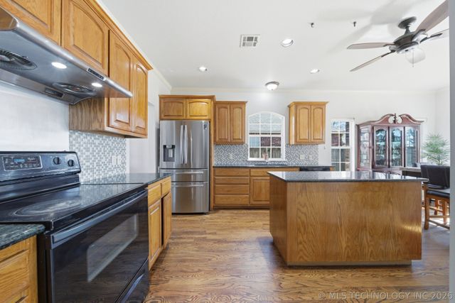 12016 S Date Avenue, Jenks, OK 74037