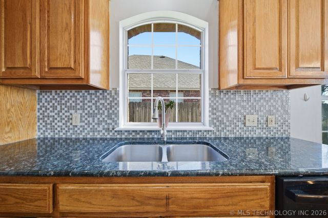 12016 S Date Avenue, Jenks, OK 74037