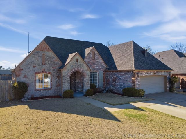 12016 S Date Avenue, Jenks, OK 74037