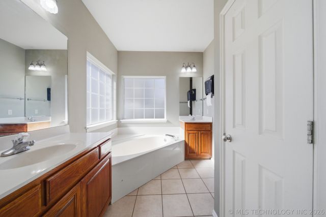 12016 S Date Avenue, Jenks, OK 74037